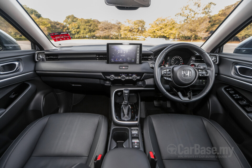 Honda HR-V RV (2022) Interior