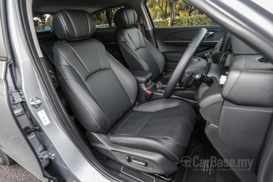 Honda HR-V RV (2022) Interior