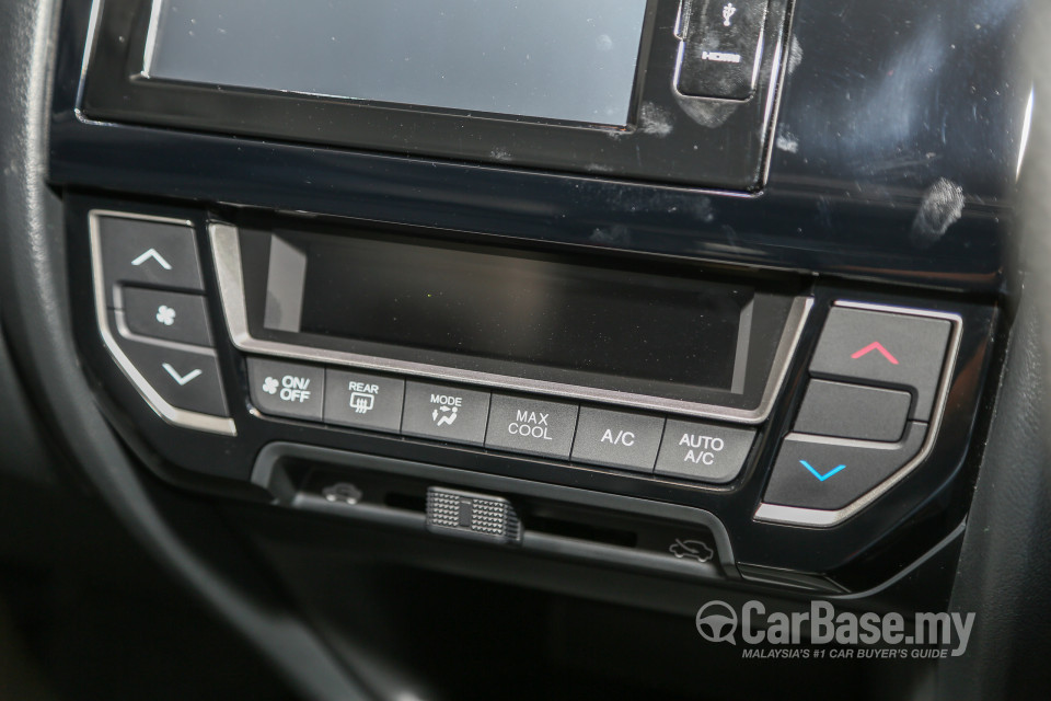 Honda BR-V 2SJ (2017) Interior