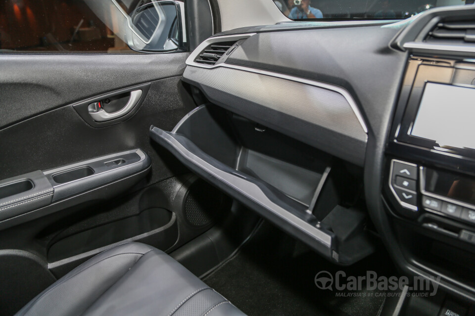 Nissan Navara D23 Facelift (2021) Interior