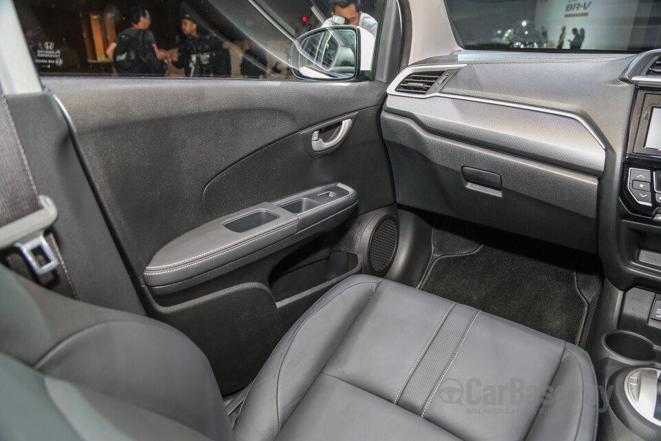 Toyota Fortuner AN160 (2016) Interior