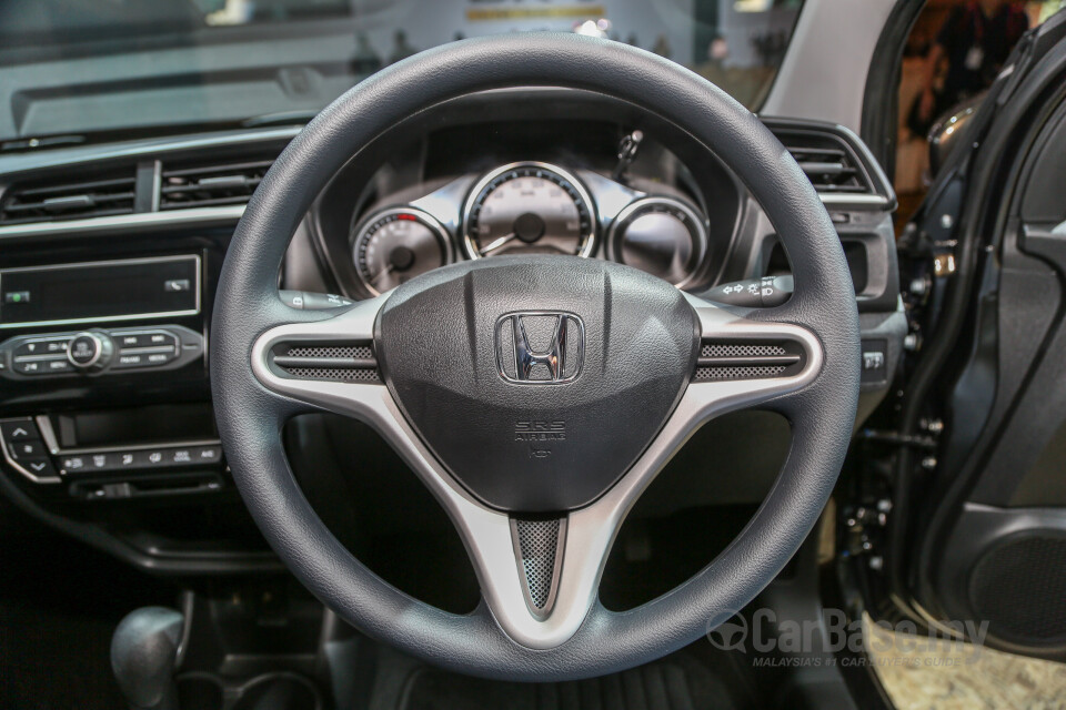 Nissan Navara D23 Facelift (2021) Interior