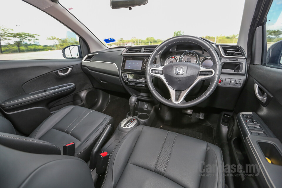 Toyota Fortuner AN160 (2016) Interior