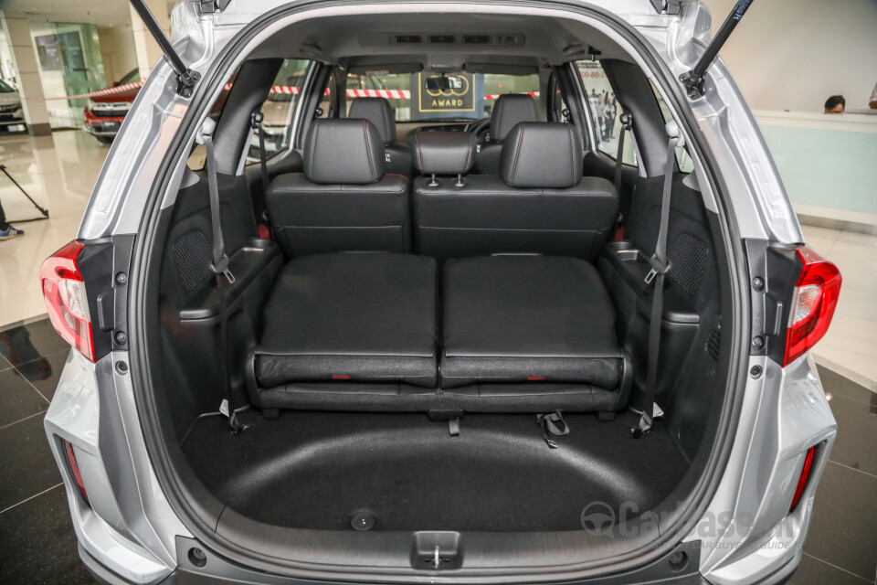 Nissan Navara D23 Facelift (2021) Interior