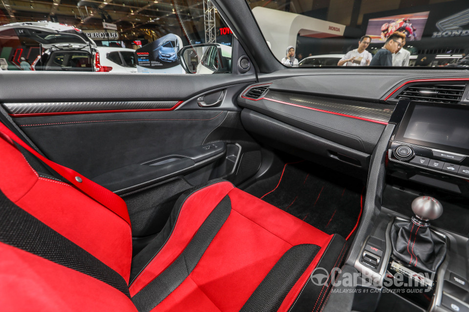 Honda Civic Type R FK8 (2017) Interior