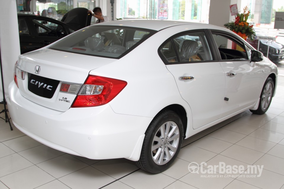 Honda Civic FB Facelift (2014) Exterior