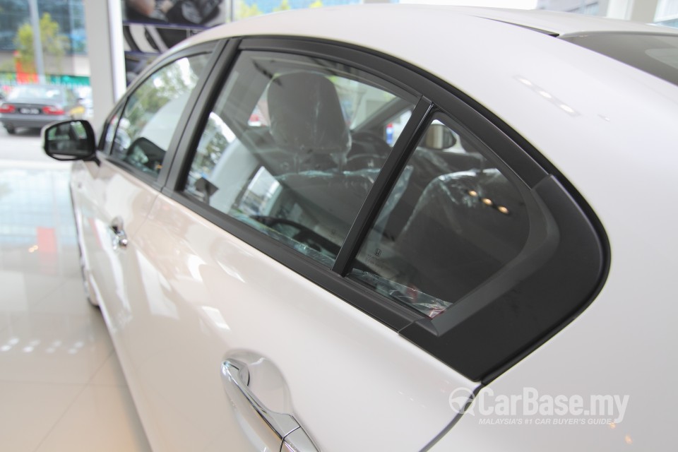 Honda Civic FB Facelift (2014) Exterior