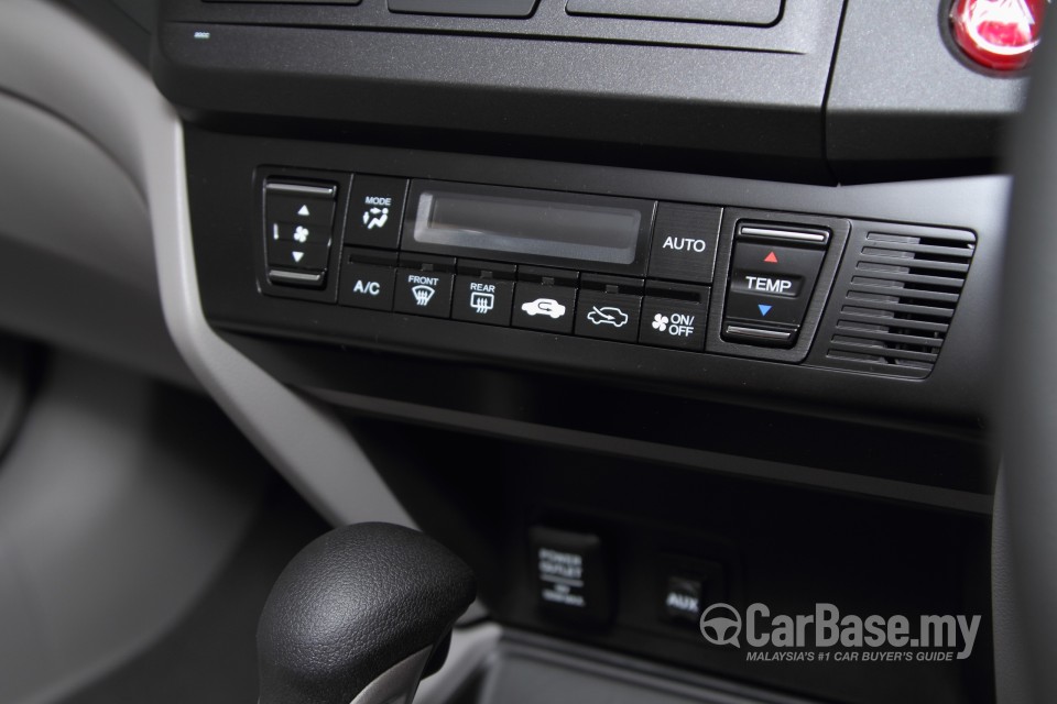 Honda Civic FB Facelift (2014) Interior