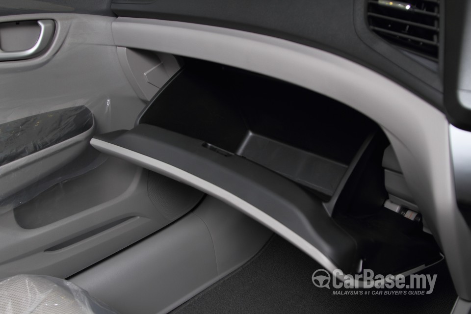 Honda Civic FB Facelift (2014) Interior