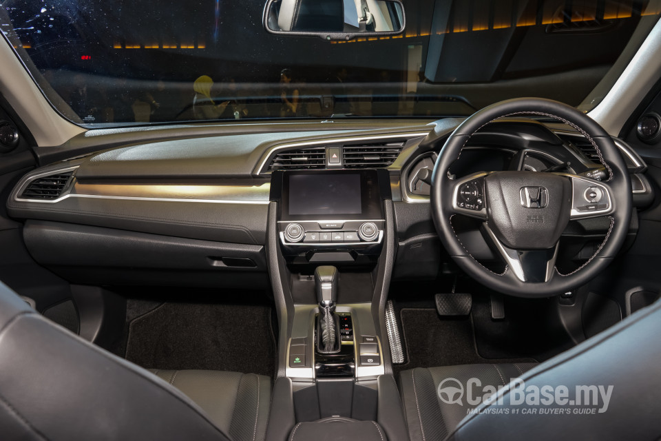 Honda Civic FC (2016) Interior
