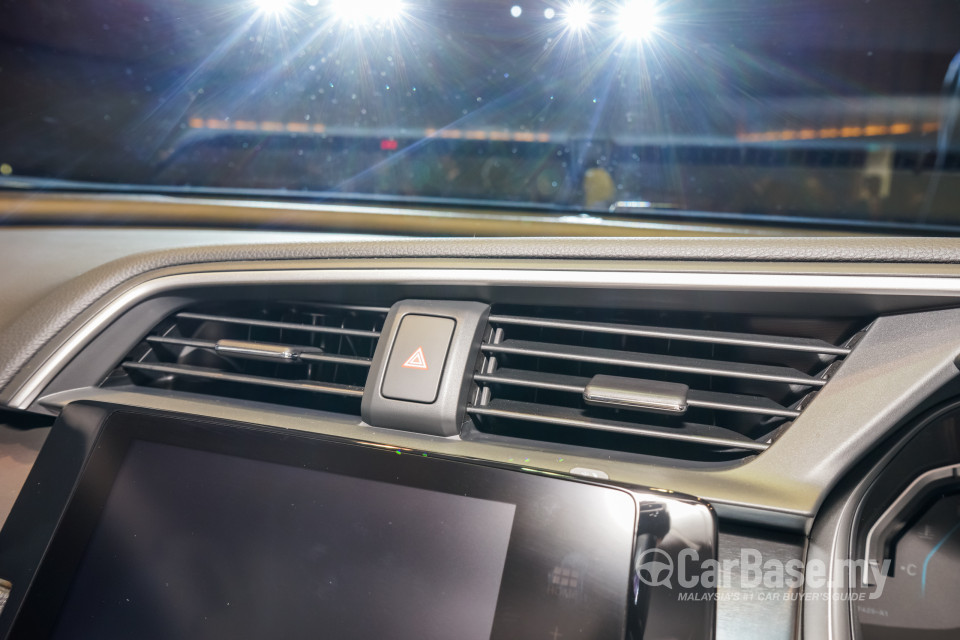 Honda Civic FC (2016) Interior