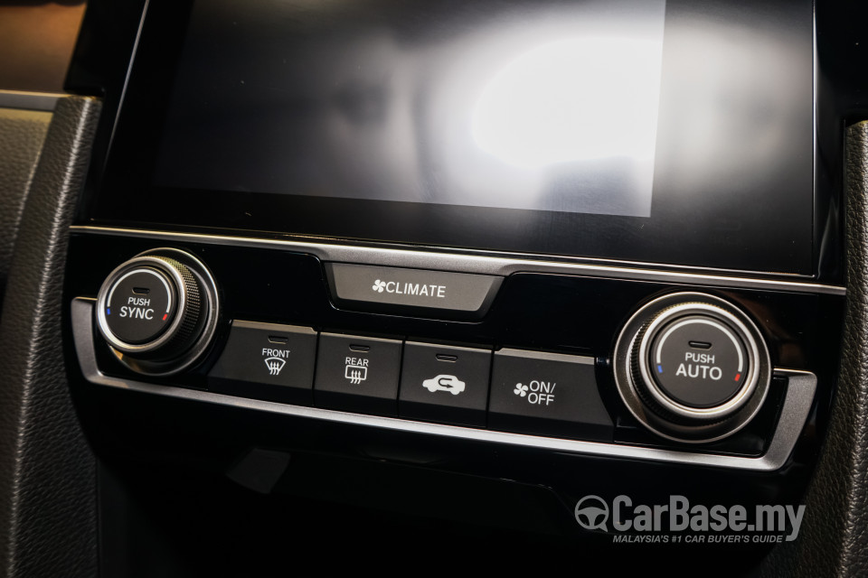Honda Civic FC (2016) Interior
