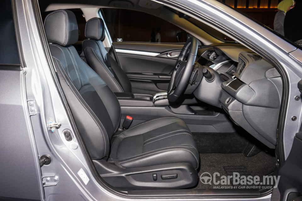 Honda Civic FC (2016) Interior