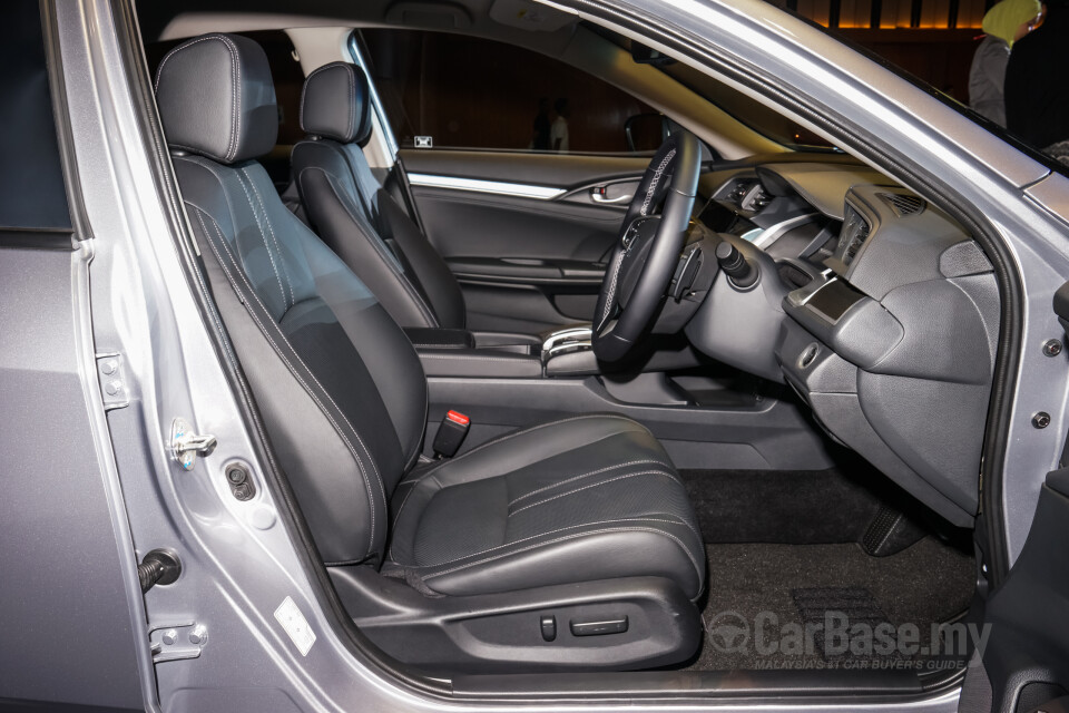 Perodua Aruz D38L (2019) Interior