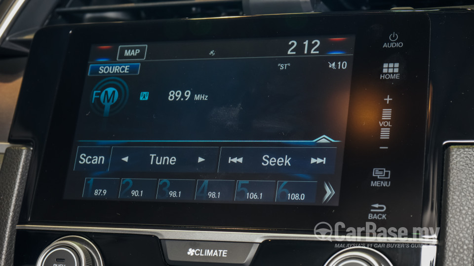 Honda Civic FC (2016) Interior