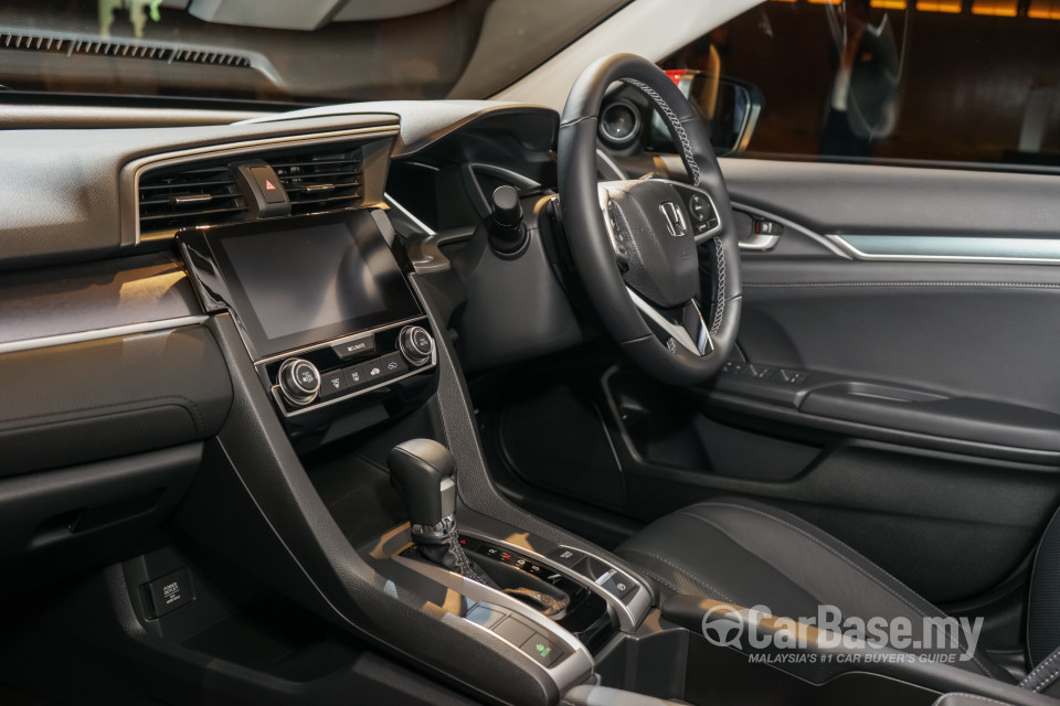 Honda Civic FC (2016) Interior