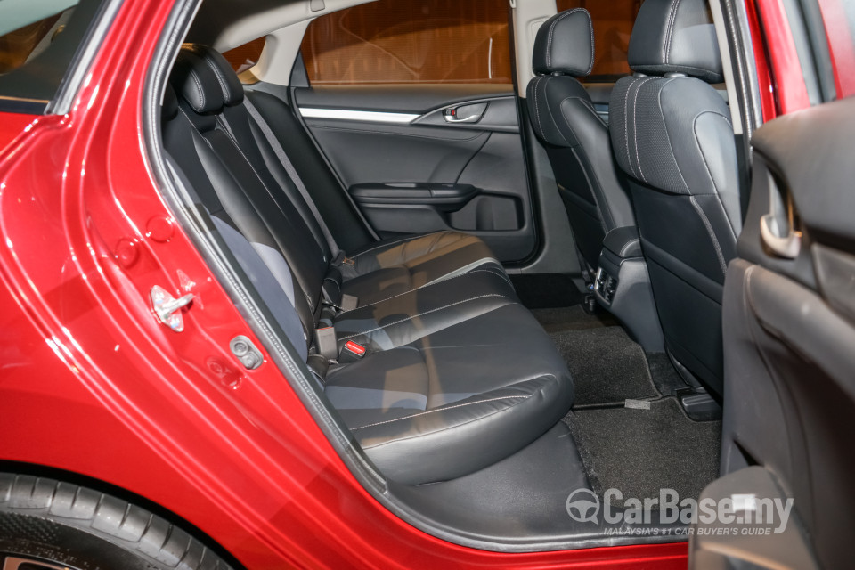 Honda Civic FC (2016) Interior