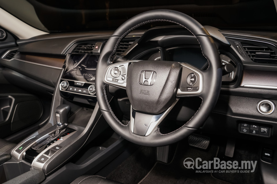 Honda Civic FC (2016) Interior