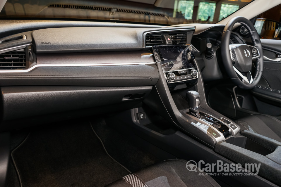 Honda Civic FC (2016) Interior