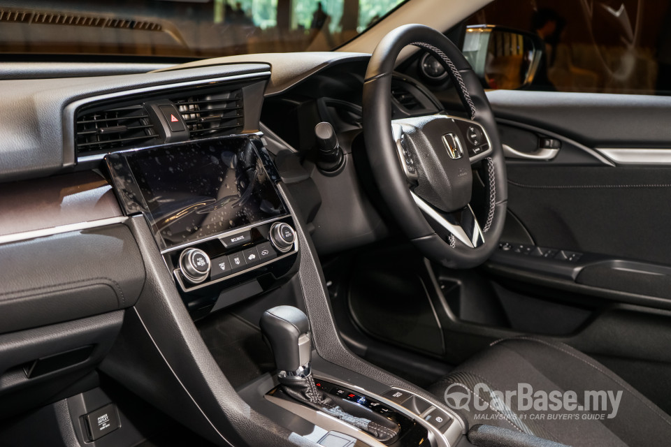 Honda Civic FC (2016) Interior