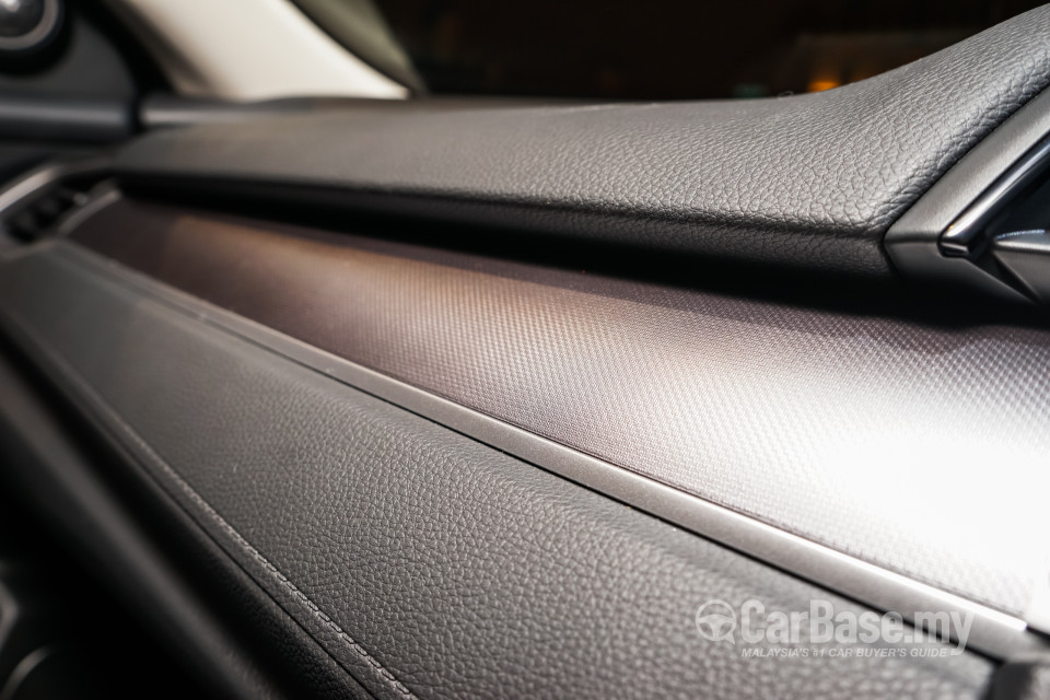 Honda Civic FC (2016) Interior