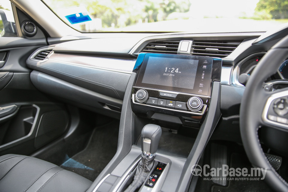 Honda Civic FC (2016) Interior