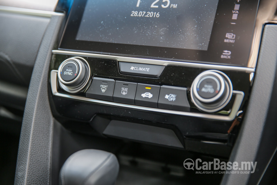 Honda Civic FC (2016) Interior