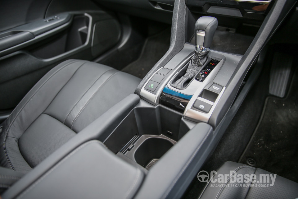 Honda Civic FC (2016) Interior
