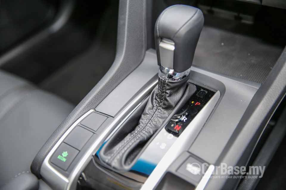 Honda Civic FC (2016) Interior