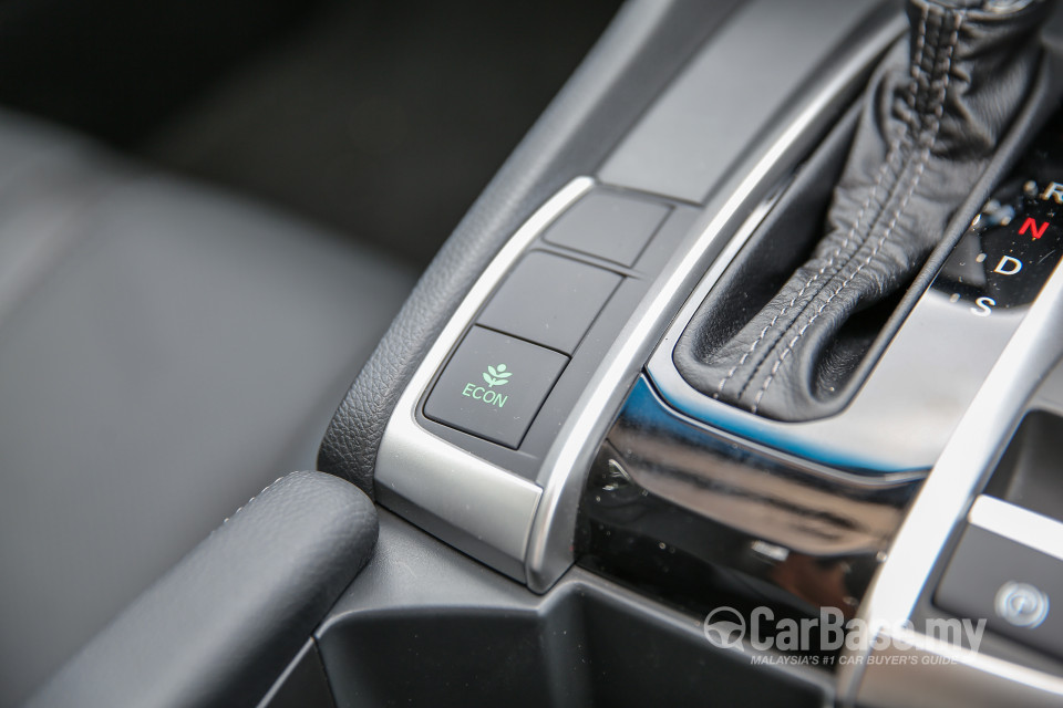 Honda Civic FC (2016) Interior
