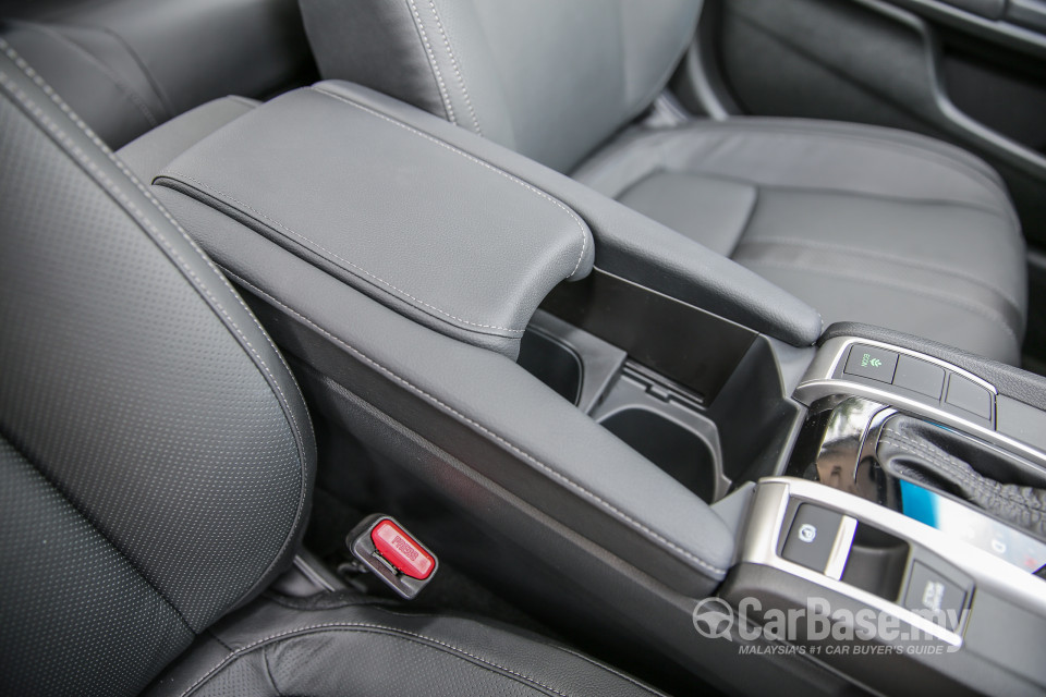 Honda Civic FC (2016) Interior
