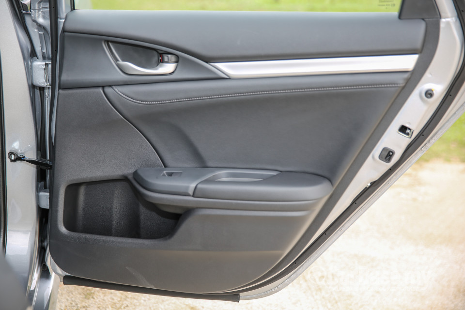 Honda Civic FC (2016) Interior