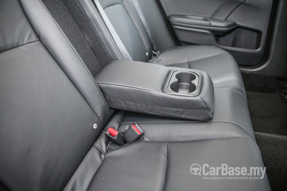 Honda Civic FC (2016) Interior