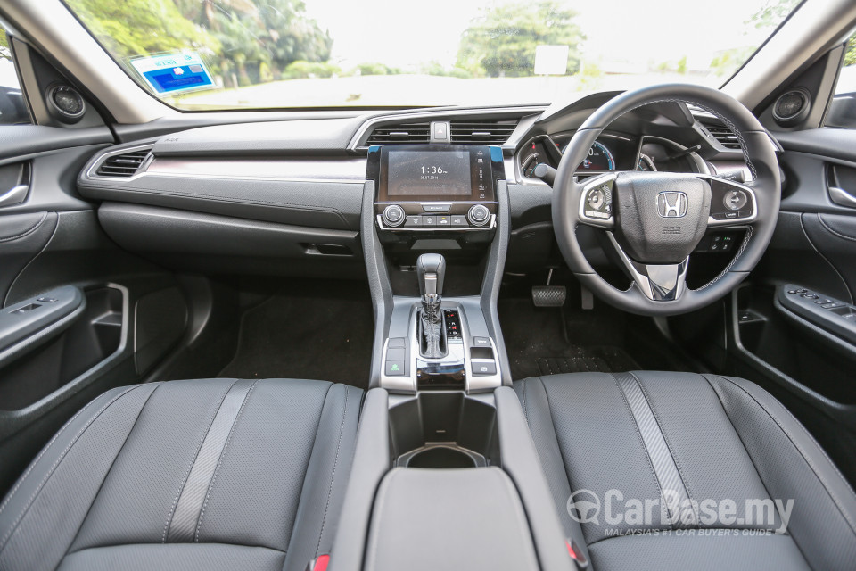 Honda Civic FC (2016) Interior