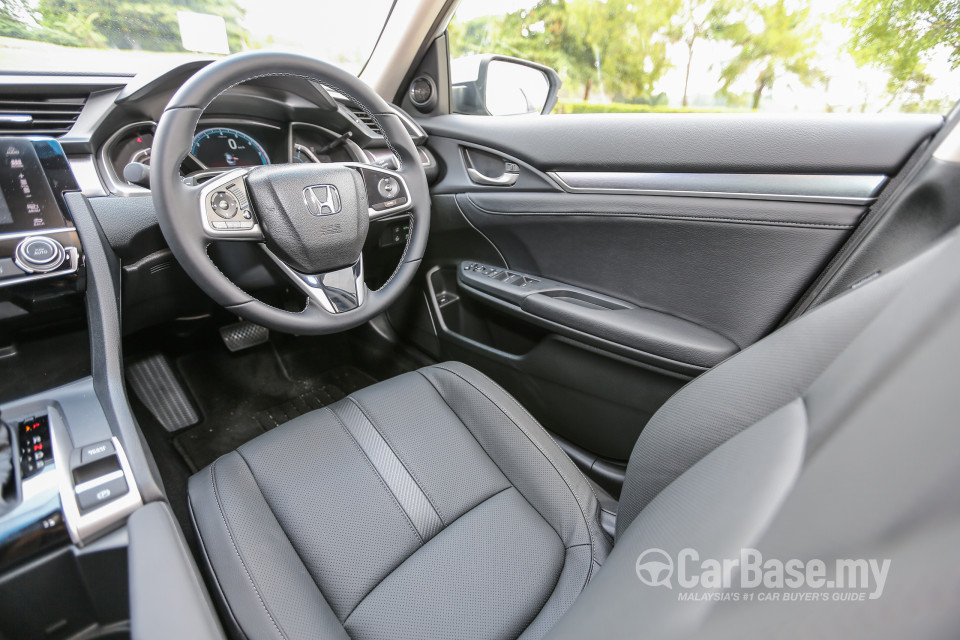 Honda Civic FC (2016) Interior