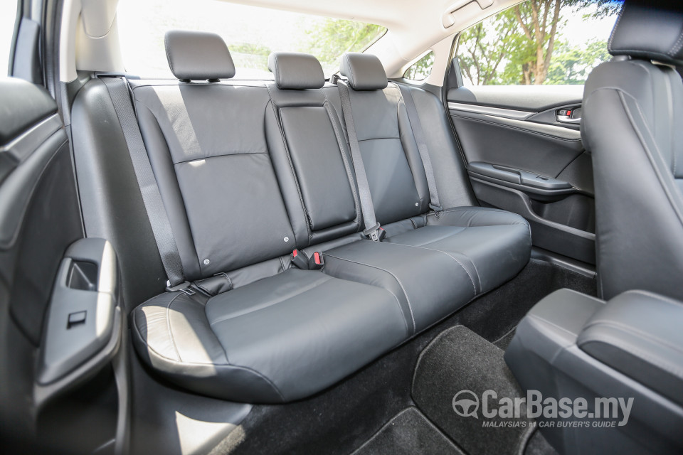 Honda Civic FC (2016) Interior