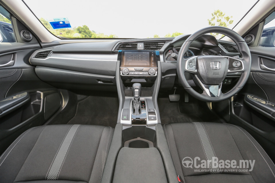 Honda Civic FC (2016) Interior