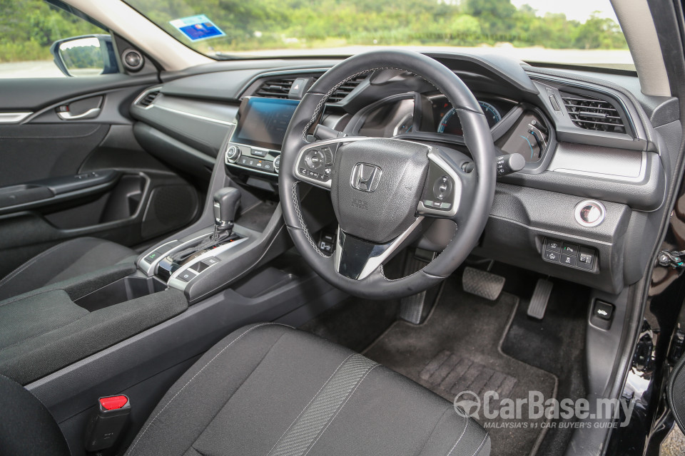 Honda Civic FC (2016) Interior
