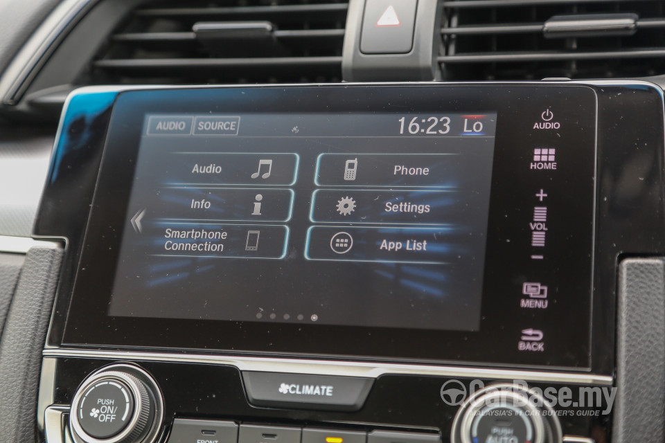 Honda Civic FC (2016) Interior