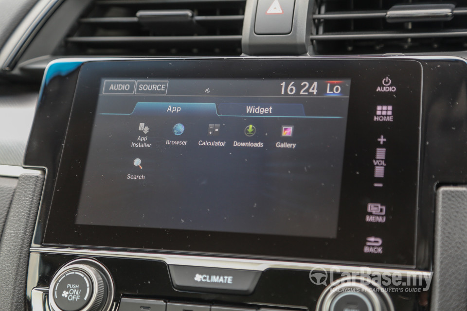 Honda Civic FC (2016) Interior