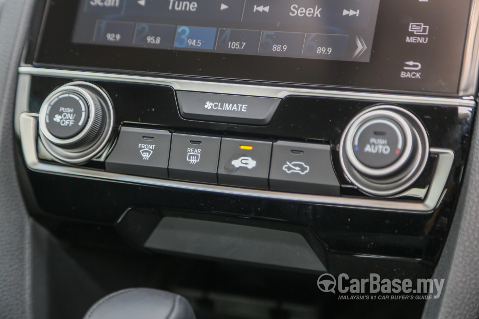 Honda Civic FC (2016) Interior
