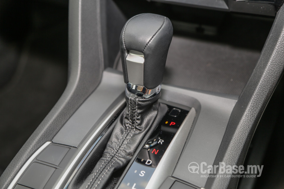 Honda Civic FC (2016) Interior