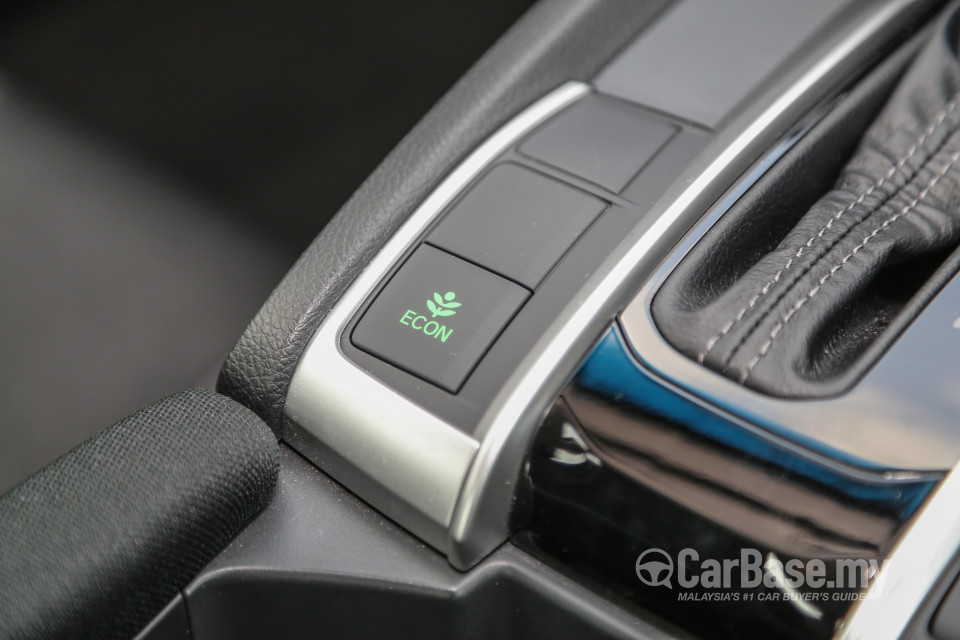 Honda Civic FC (2016) Interior