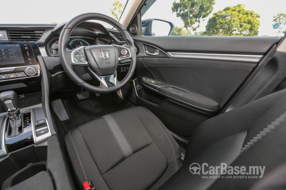Honda Civic FC (2016) Interior