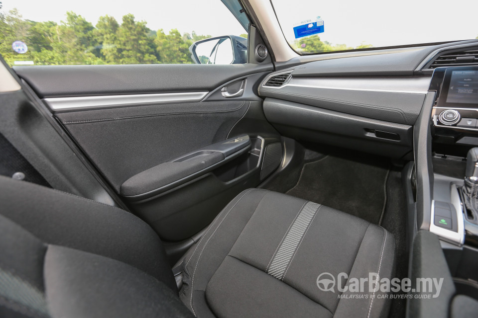 Honda Civic FC (2016) Interior