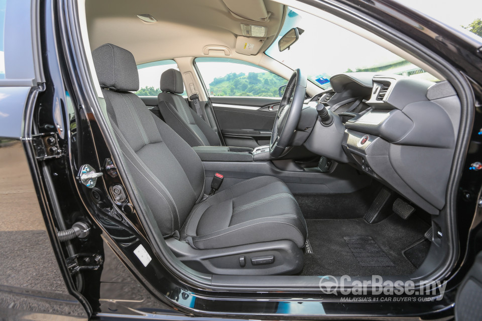 Honda Civic FC (2016) Interior