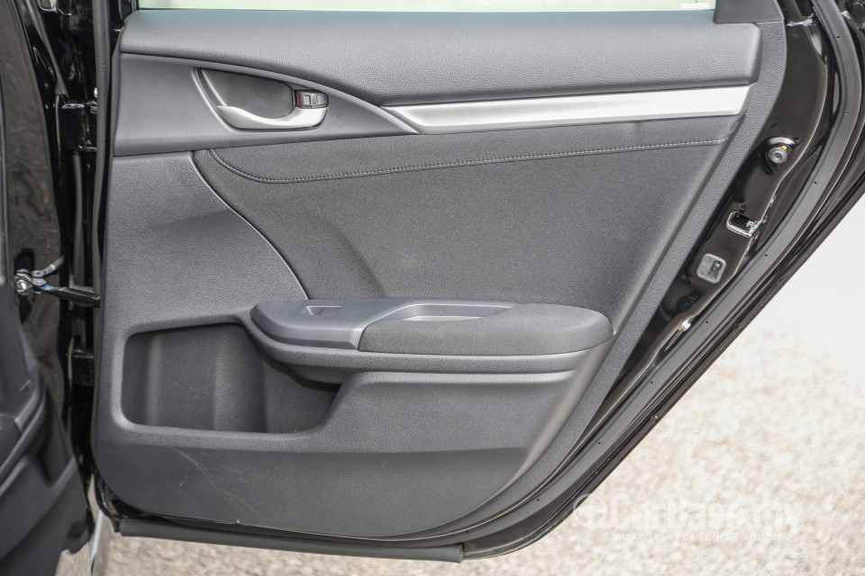 Honda Civic FC (2016) Interior