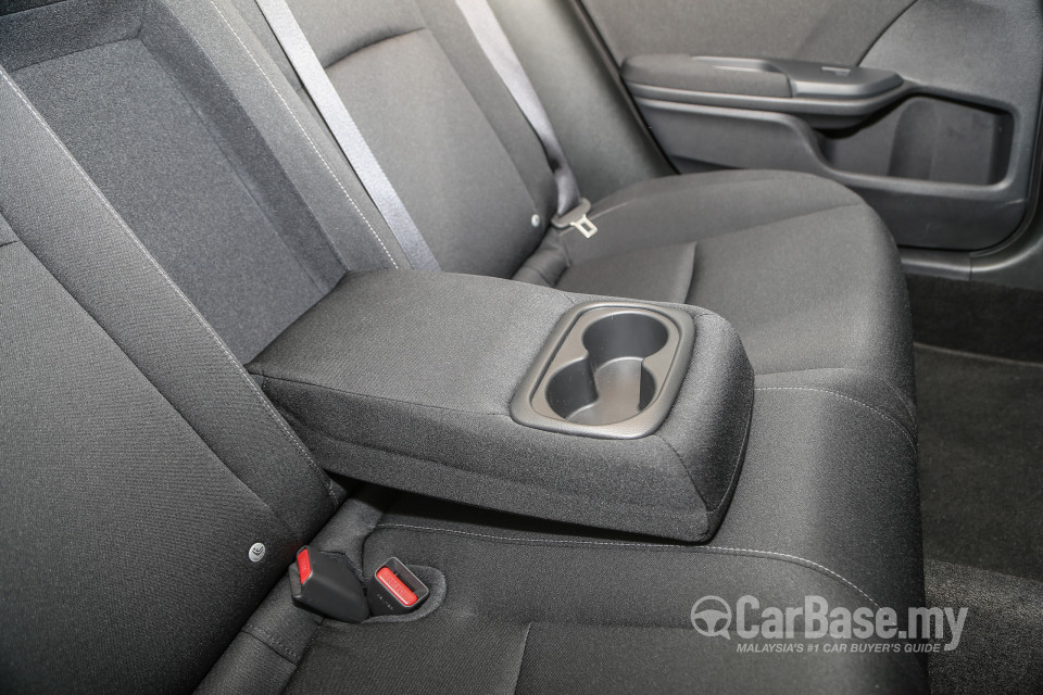 Honda Civic FC (2016) Interior
