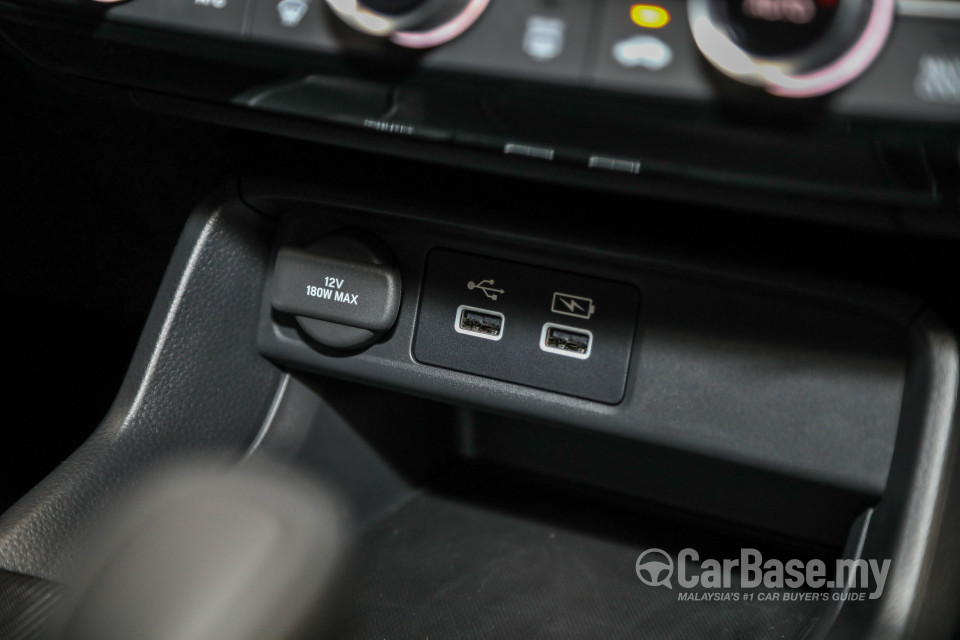 Honda Civic FE1 (2022) Interior