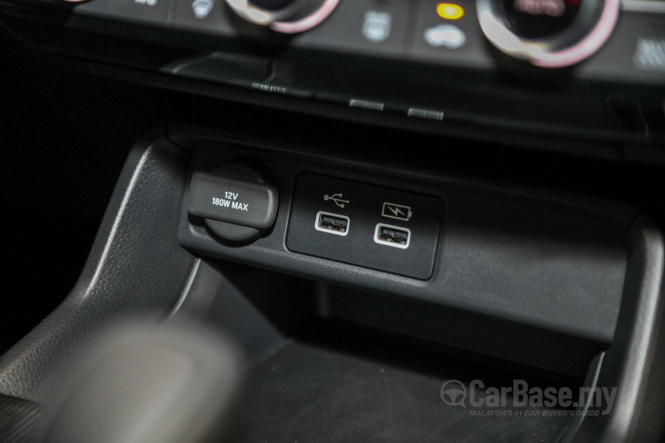 Honda Civic FE1 (2022) Interior